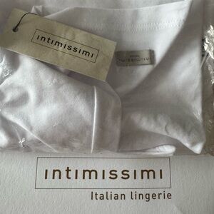 Intimissimi VS of Italy super soft and luxurious white tank top. NWT - Size M